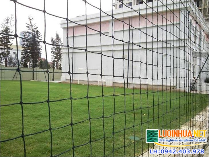 Tại sao lưới chắn sân bóng bằng nhựa được ưa chuộng nhiều nhất hiện nay