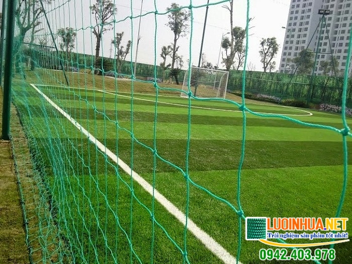Giá tiền lưới đá bóng cho sân bóng nhân tạo