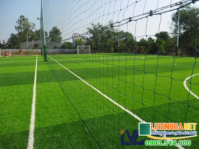 Lê Hà Vina cung cấp 1200m2 lưới sân bóng cho anh Tùng