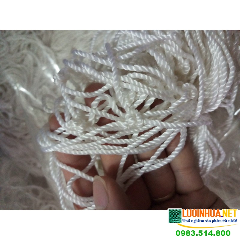 Đơn vị cung cấp quyết định đến giá lưới bóng đá