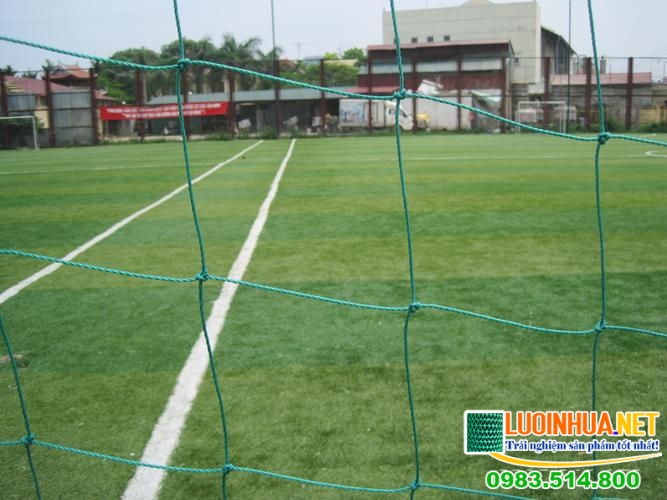 Lưới nhựa sân bóng loại nào tốt nhất