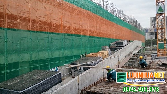 Anh Lương cần lắp đặt lưới xây dựng để bảo hộ lao động
