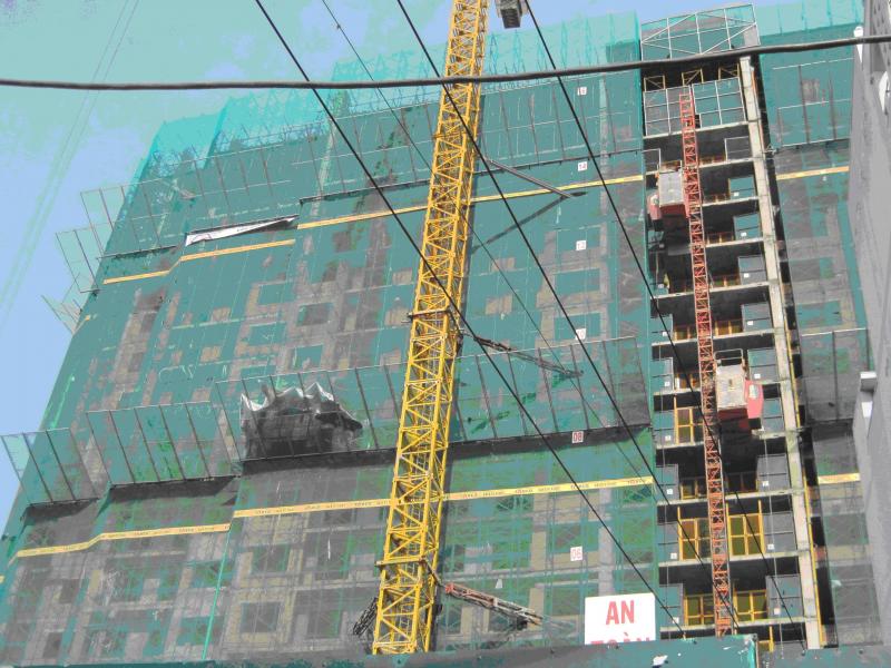 Anh Mừng tỏ ra tâm đắc với mẫu lưới do Lê Hà Vina cung cấp
